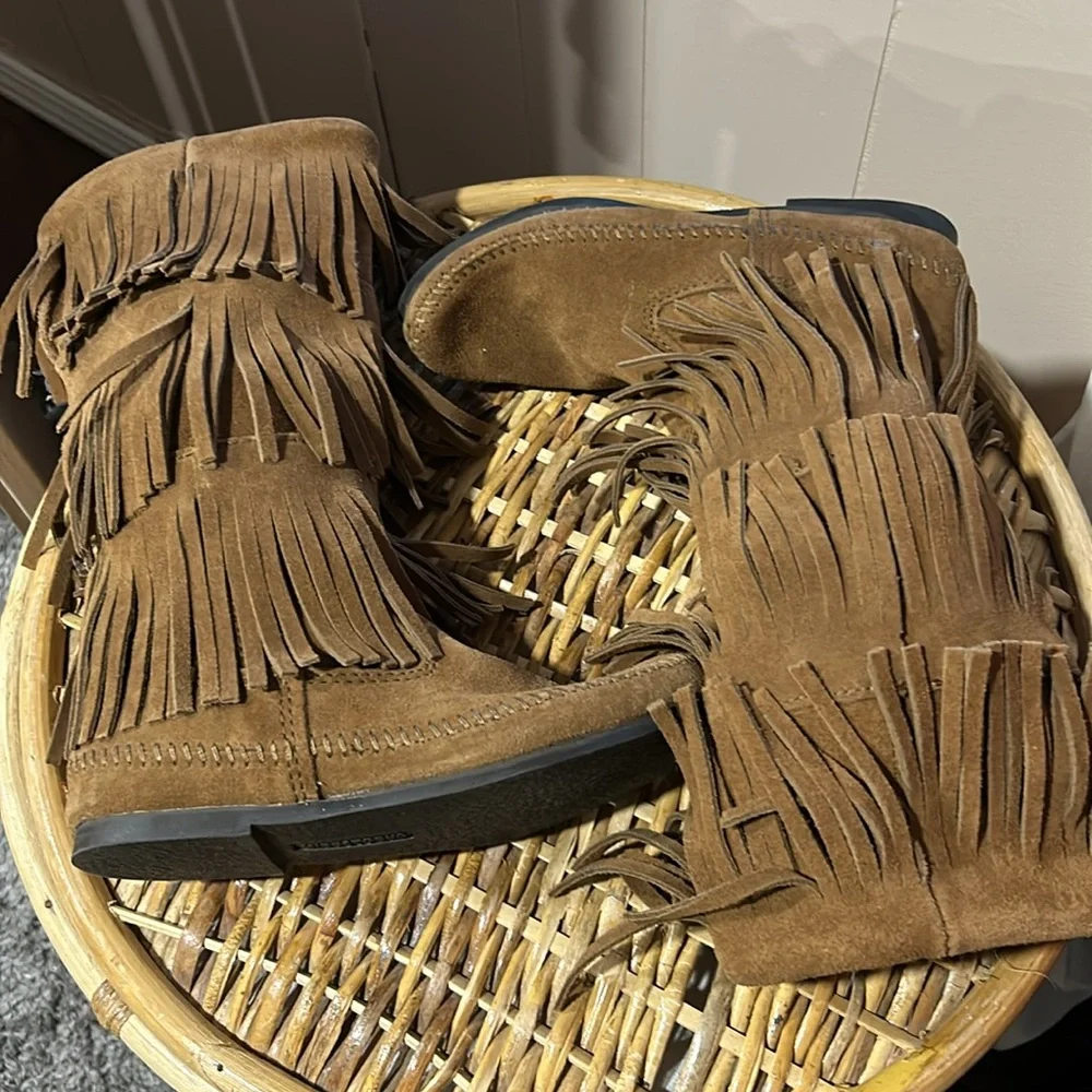 Minnetonkaka size 6. - Picture 5 of 9